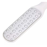 Râpe pédicure double face – Inox & plastique | Pieds lisses garantis